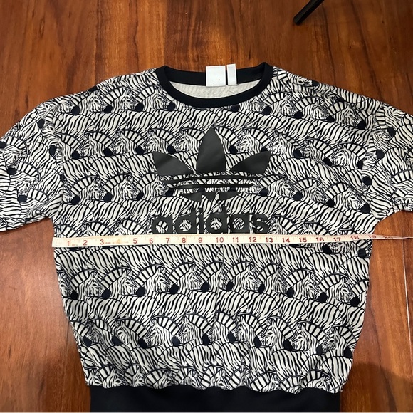Adidas Jacket Zebra Repeating Print Sweatshirt Size Medium Youth Womens - Picture 5 of 7